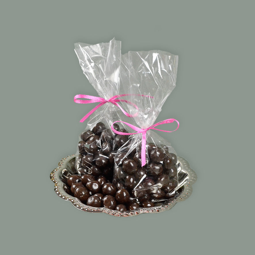 Schwarze Johannisbeeren in Schokolade