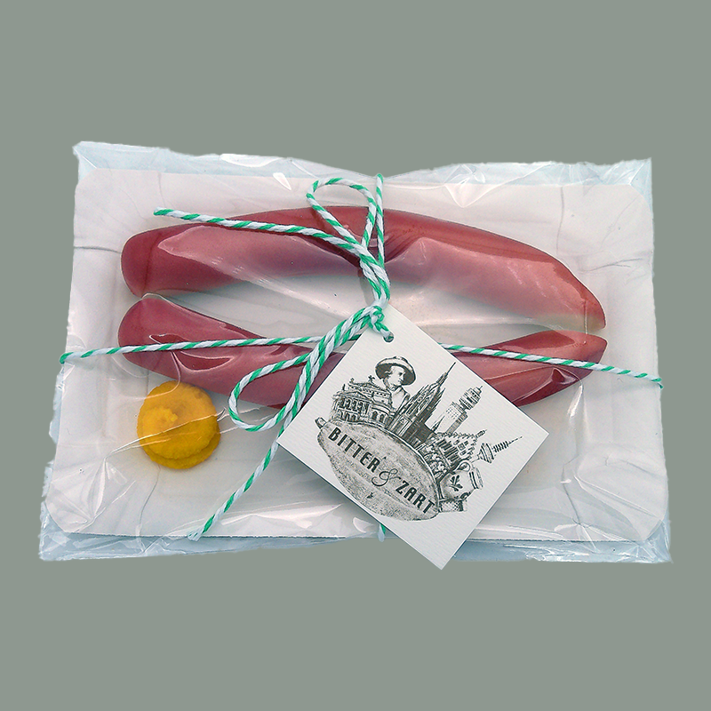 Frankfurter Würstchen mit Senf (aus Marzipan)