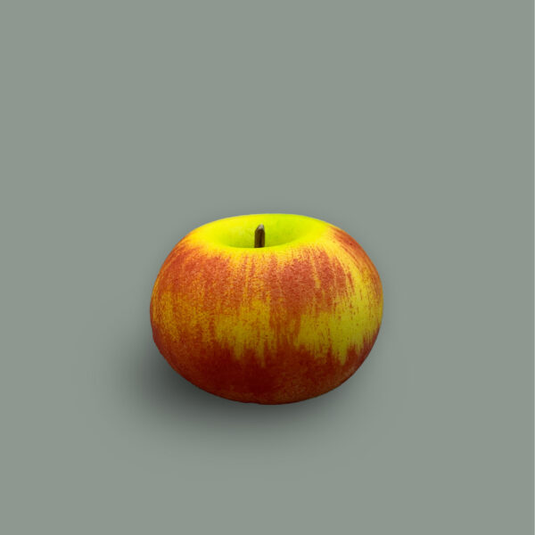 Marzipan in Form und Farbe eines Apfels