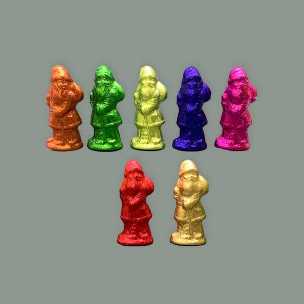 Weihnachtsmänner aus Schokolade mit 20 Gramm. Verpackt in buntem Stanniol. Von links nach rechts in der oberen Reihe: Orange, Grün, Neongelb, Marineblau, Pink. Die untere reihe in Rot und Gold
